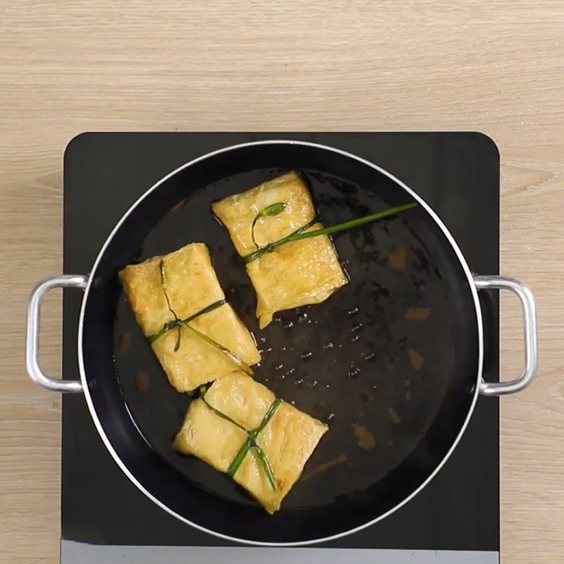 Step 4 Braise the tofu with coconut water Tofu with mushroom filling braised in coconut water
