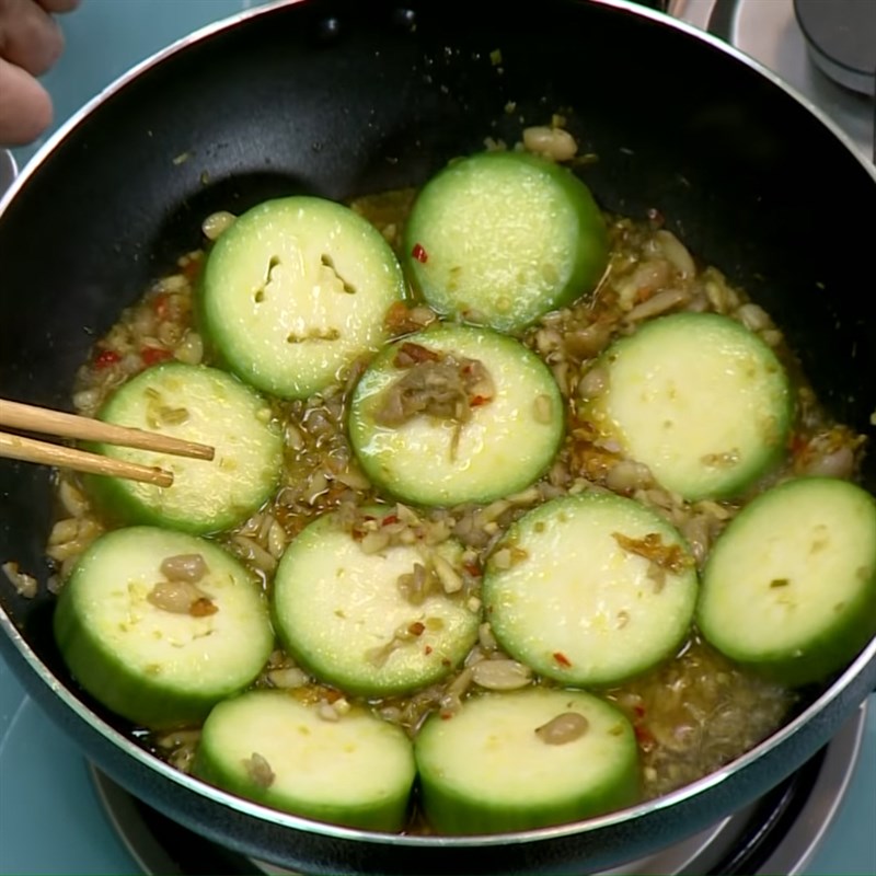 Step 3 Stewed Winter Melon with Soy Sauce