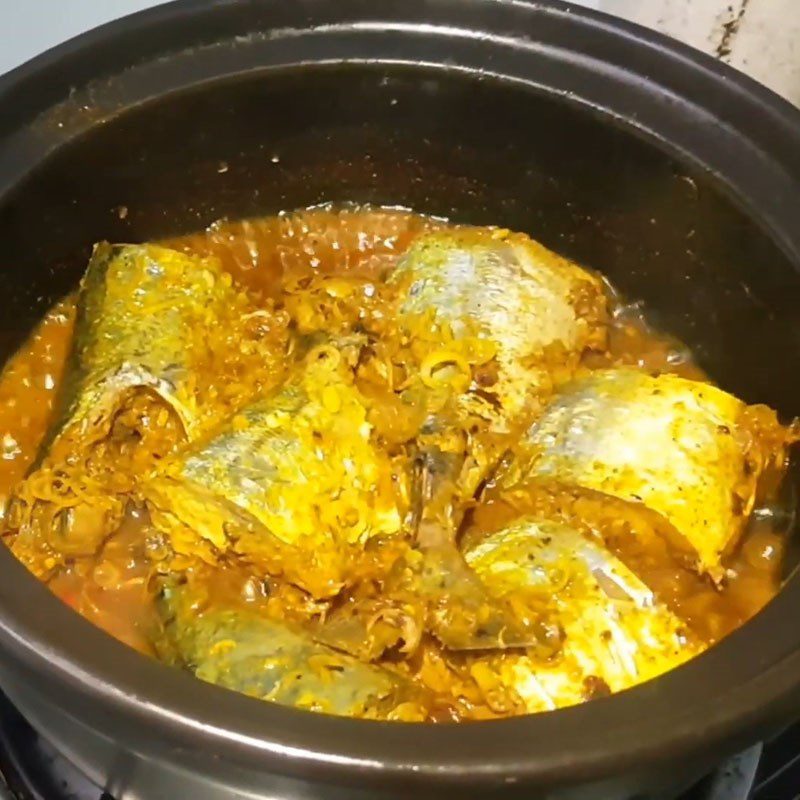 Step 3 Fish Stew Fresh mackerel stew with lemongrass and chili