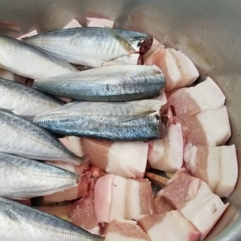 Step 4 Fish Stew Mackerel Stewed with Pork Belly and Galangal