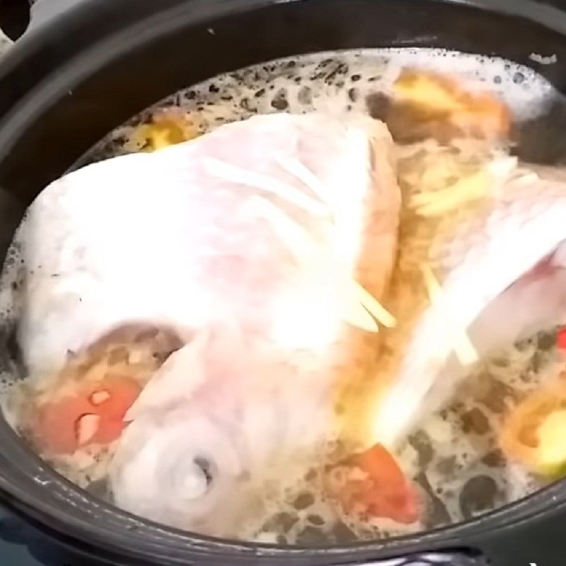 Step 4 Stew fish for Red tilapia stew