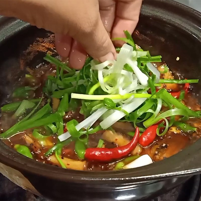 Step 3 Braised snakehead fish with black pepper