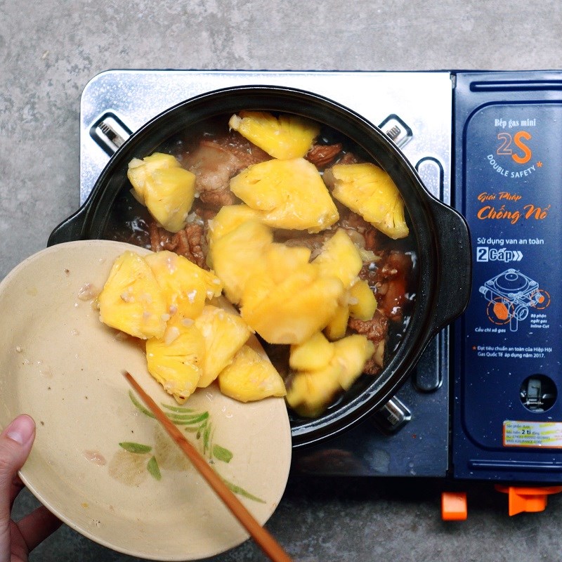 Step 5 Pork Ribs Braised with Pineapple