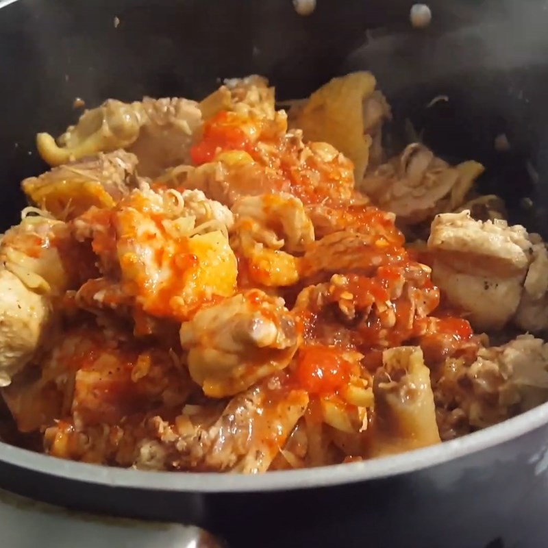 Step 4 Braised chicken with five spices