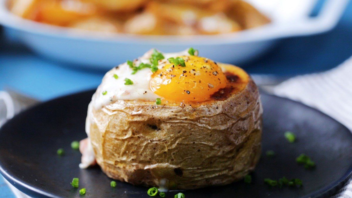 3 Simple Ways to Make Delicious Creamy Baked Potatoes with Eggs for a Nutritious Breakfast 31 Baked Potatoes with Bacon