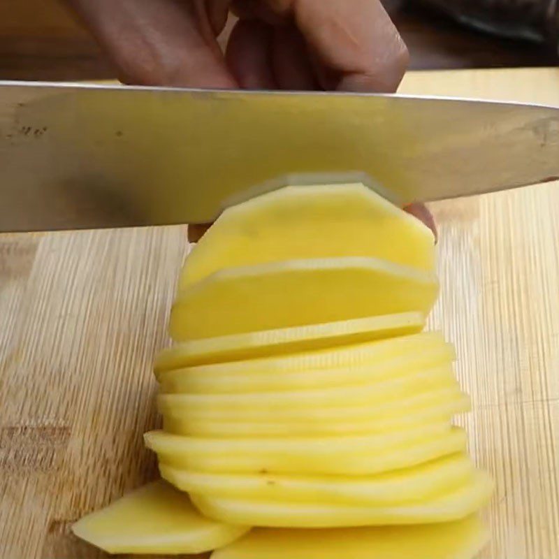 Step 1 Prepare the potatoes Baked Potato Slices with Eggs