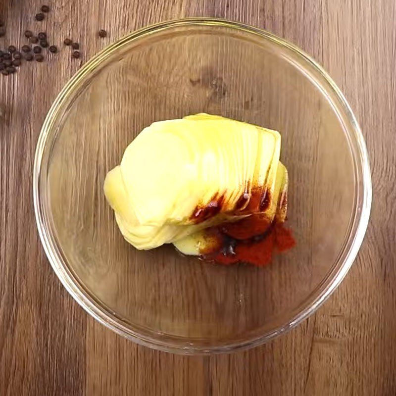 Step 2 Marinate the potatoes Baked Potato Slices with Eggs