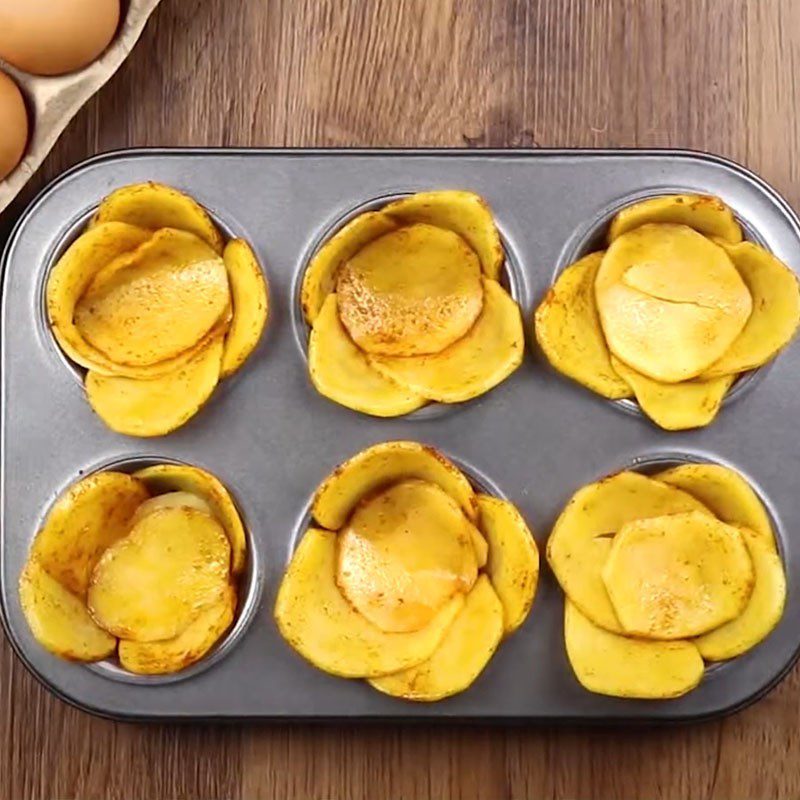 Step 3 Baked Potatoes Potato slices with egg