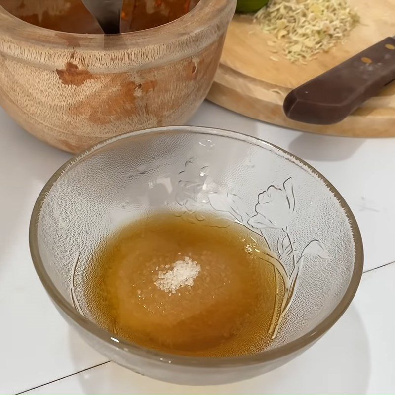 Step 3 Making dipping fish sauce for snails Snails steamed with lemongrass dipping in spicy fish sauce