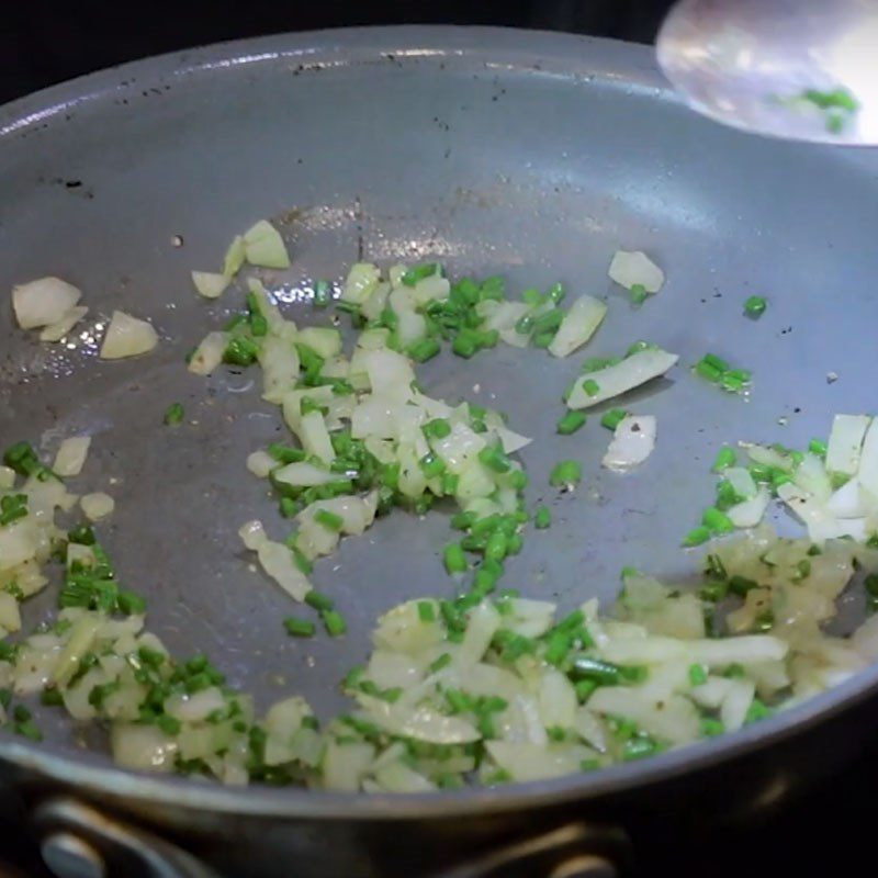 Step 2 Making the Sauce Soba Noodles with Chicken Thigh Mushrooms