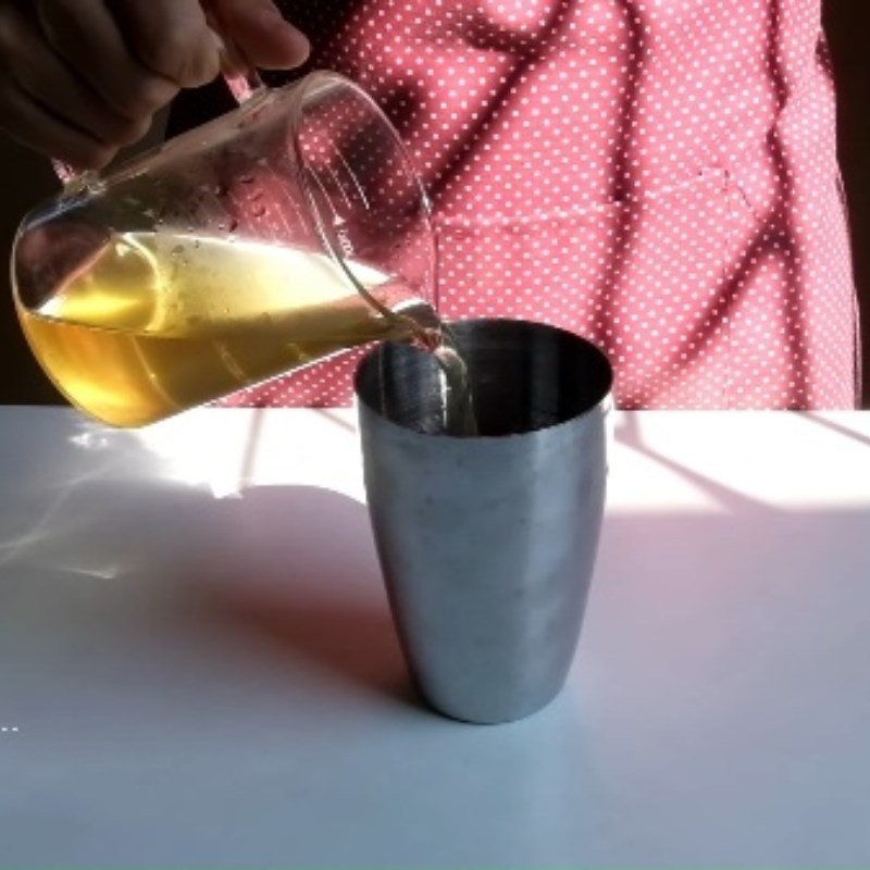 Step 3 Shake the mixture Citrus tea