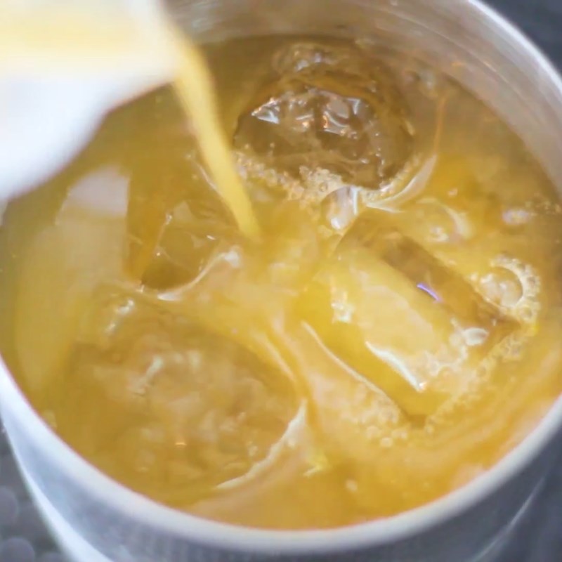 Step 3 Shake the mixture Honey orange tea