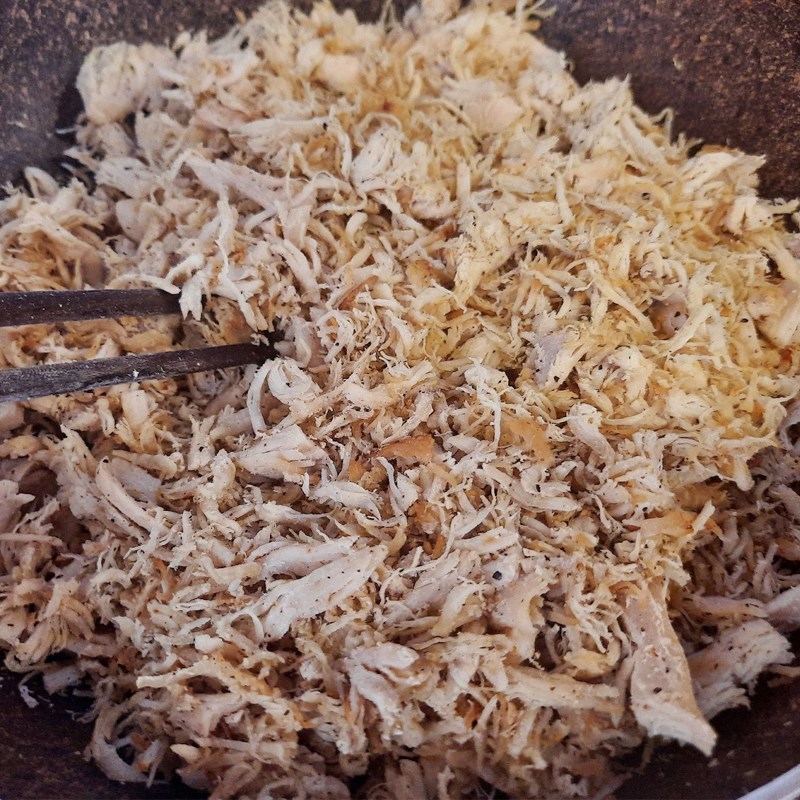 Step 3 Making shredded chicken Shredded chicken - ruốc