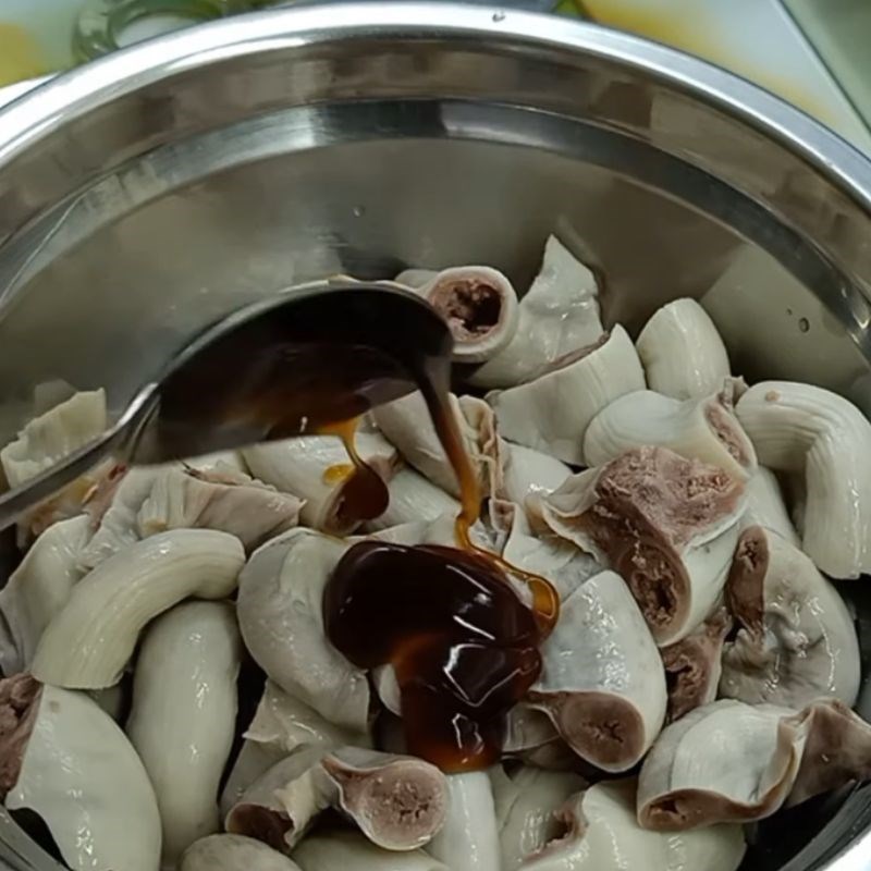 Step 3 Steamed pig intestines with ginger Steamed pig intestines with ginger