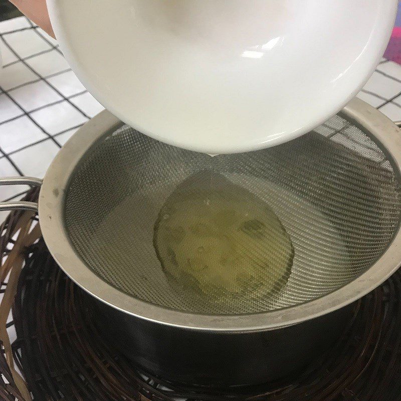 Step 2 Make the egg and milk mixture Egg white steamed with fresh milk