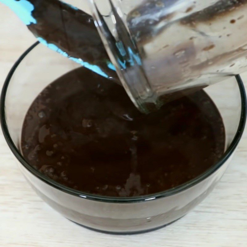 Step 3 Make the cookie shell mixture Oreo donuts with cream filling