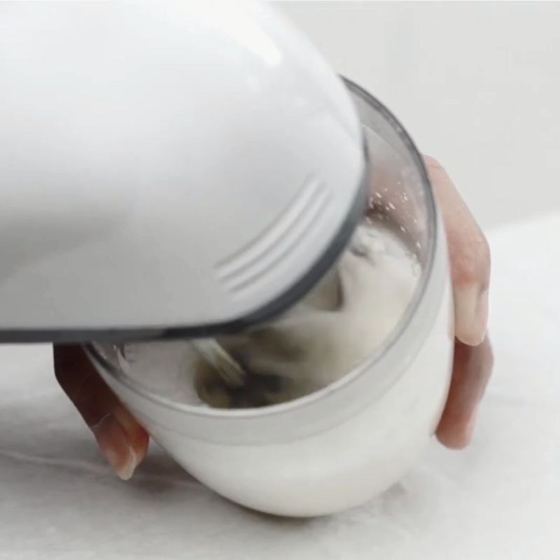 Step 2 Make cheese cream Peach Tea with Cheese Cream