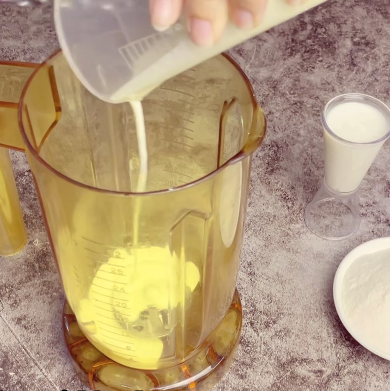 Step 3 Make egg cream Burnt egg cream milk tea