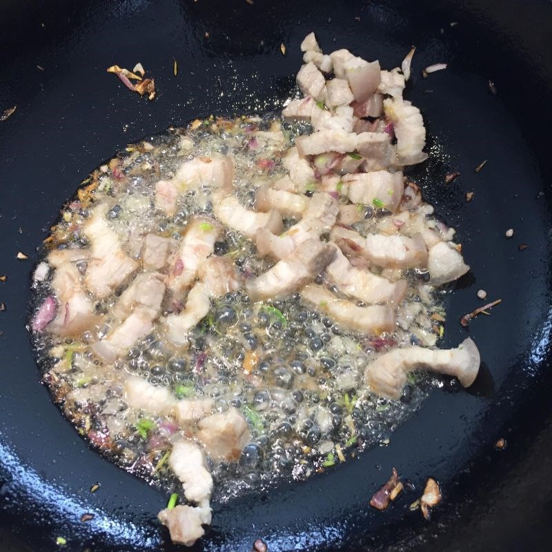 Step 3 Making kho quet with dried shrimp Kho quet with dried shrimp