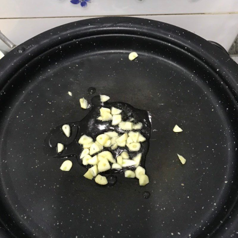 Step 2 Make stir-fried noodles with pork Stir-fried noodles with pork