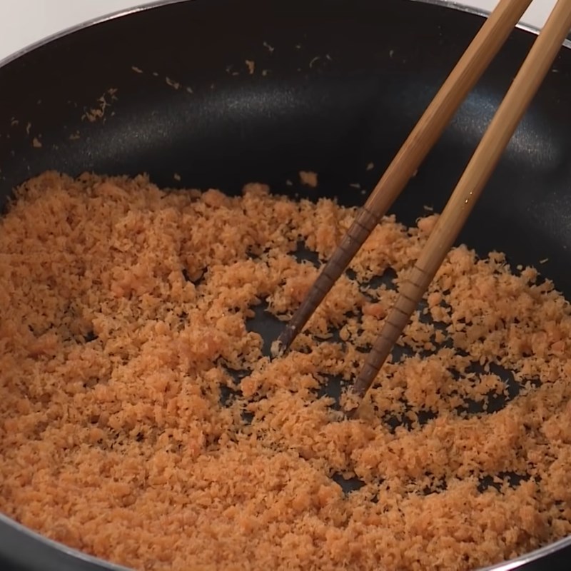 Step 3 Making salmon floss Peanut salmon porridge