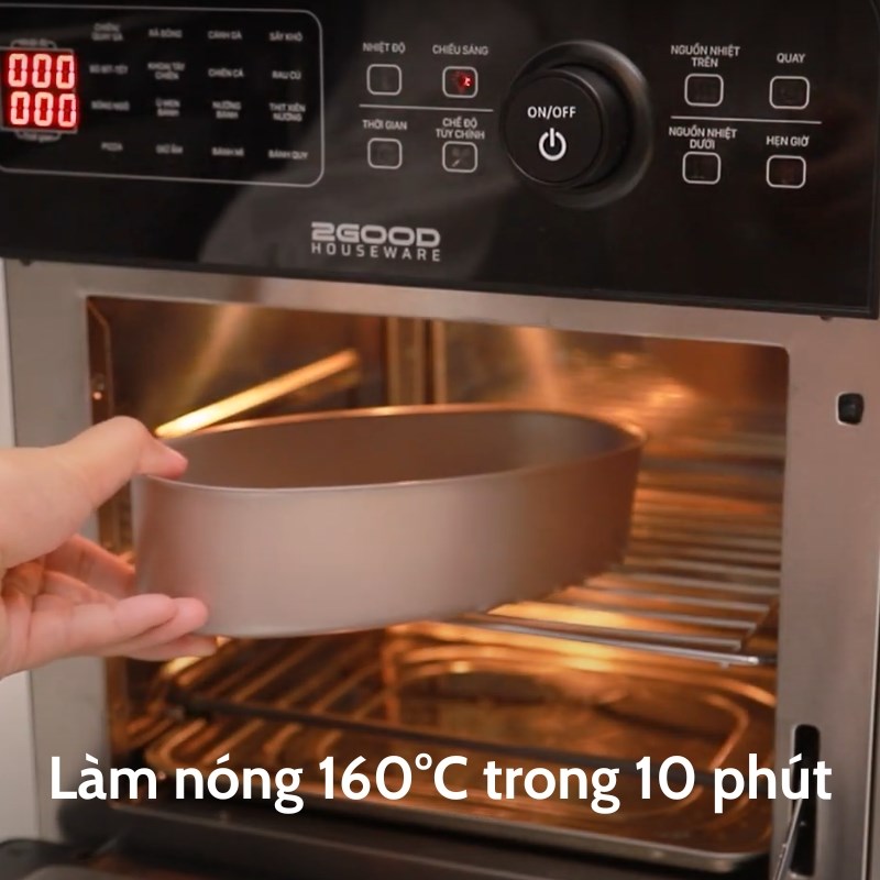 Step 3 Preheat the baking tray for Thot Not cake using an air fryer