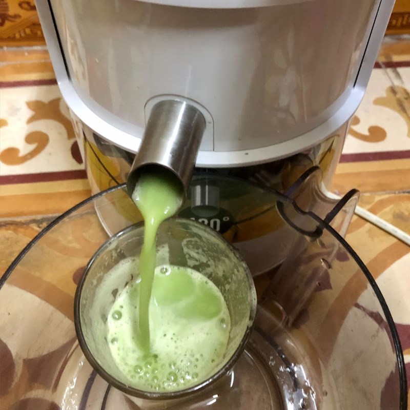 Step 3 Make the celery apple juice Celery apple juice