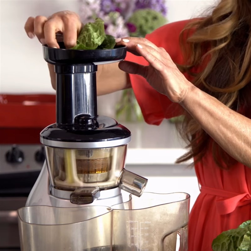 Step 2 Make the lettuce juice for Green Apple Lettuce Celery Cucumber Juice