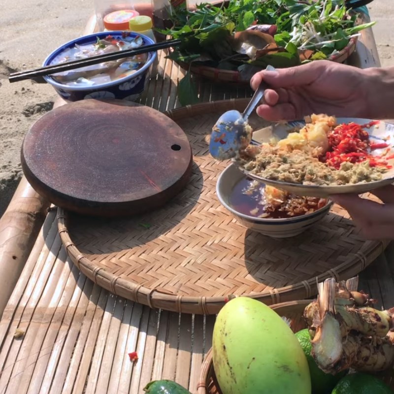 Step 4 Make the dipping sauce for Nam O Fish Salad in Da Nang