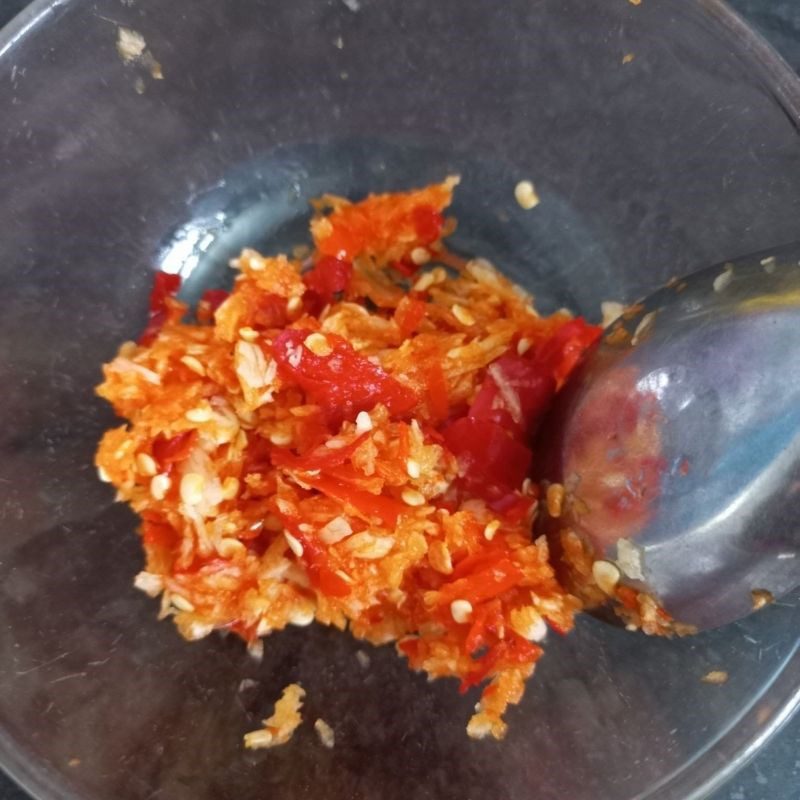Step 2 Make the sauce for fried eggplant with fish sauce