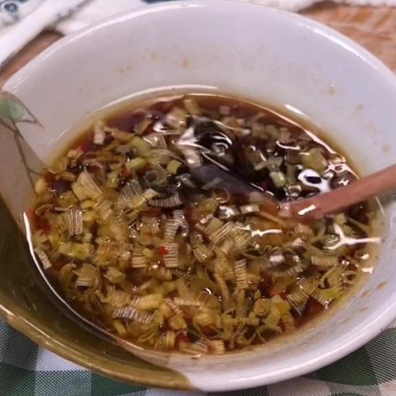 Step 3 Making noodle dressing for vegetarian mixed noodles (Recipe shared from Tiktok Vegetarian Kitchen XANH)