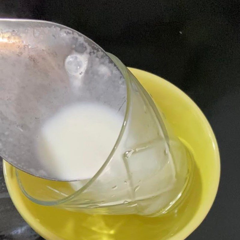 Step 1 Make the milk pudding for fresh orange Panna cotta