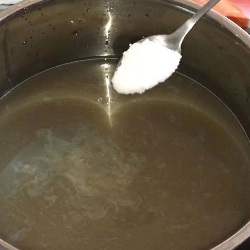 Step 1 Making crab roe for Crab noodle soup with coconut milk