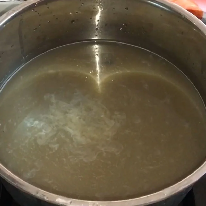 Step 1 Making crab roe for Crab noodle soup with coconut milk