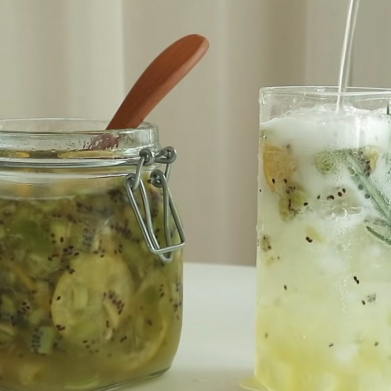Step 3 Make kiwi lemon soda Kiwi lemon soda
