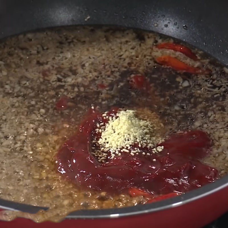 Step 3 Make the sauce Fried sarsi chicken wings
