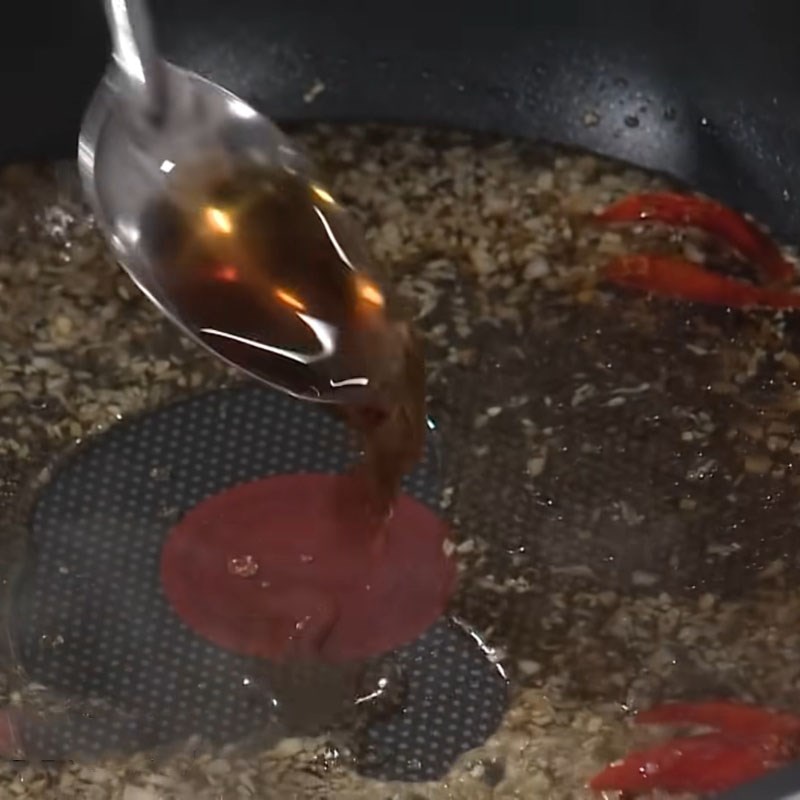 Step 3 Make the sauce Fried sarsi chicken wings
