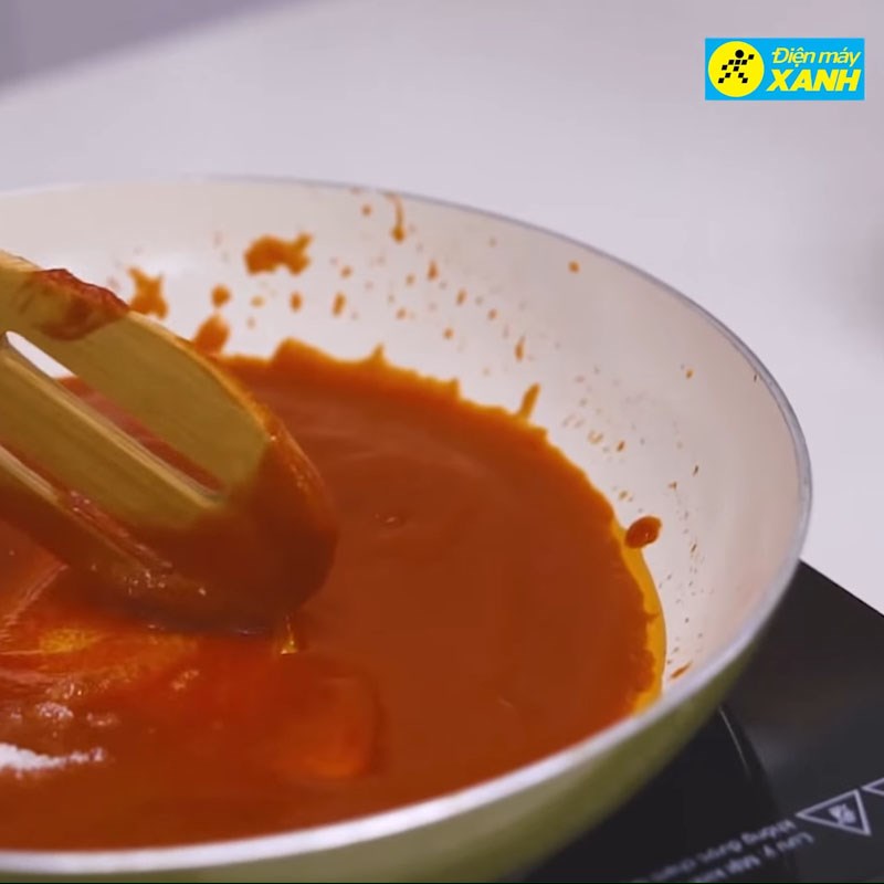 Step 4 Making tomato sauce for crispy chicken pasta with cream sauce