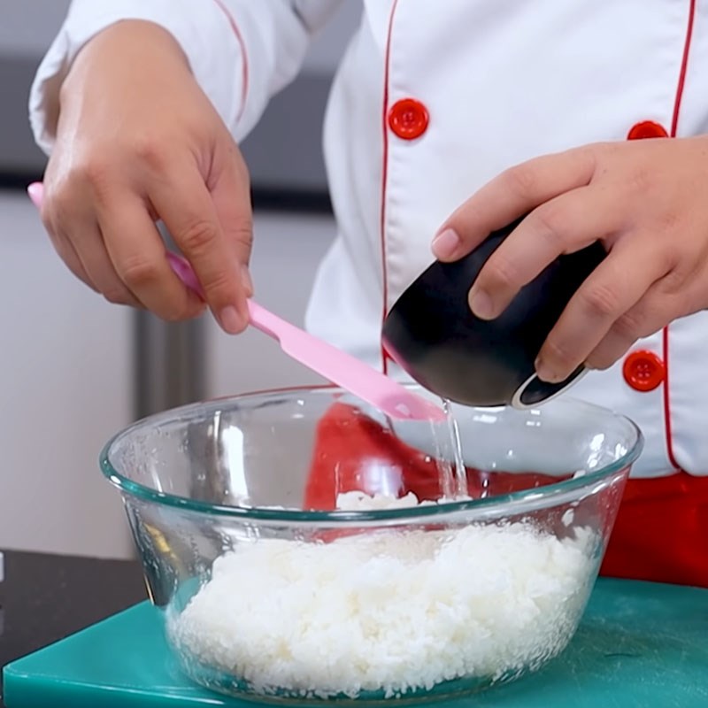 Step 2 Make vinegar sauce and mix Maki sushi