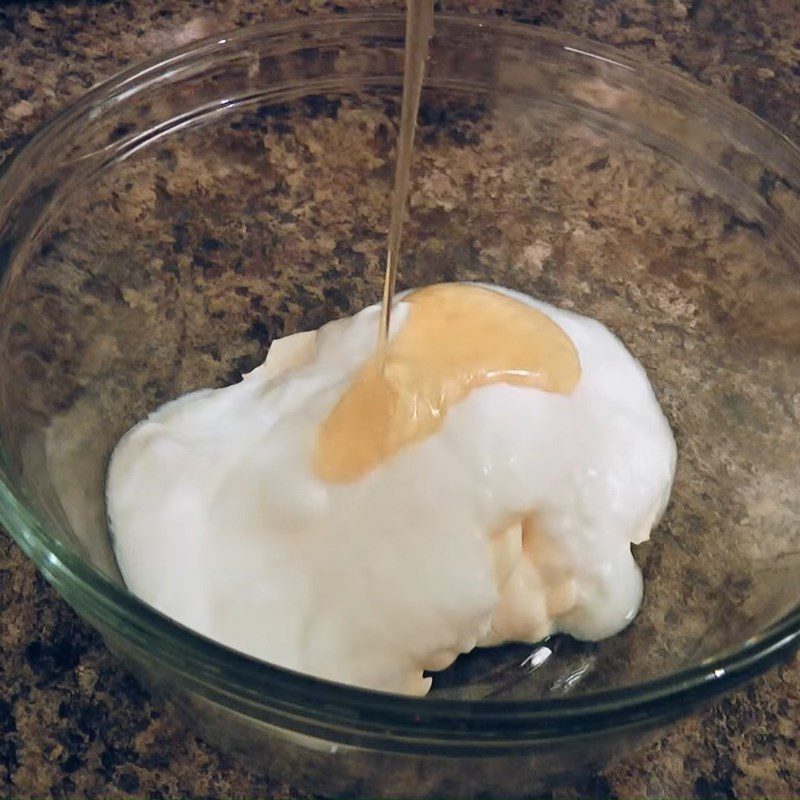 Step 2 Make salad dressing American apple salad (Waldorf salad)