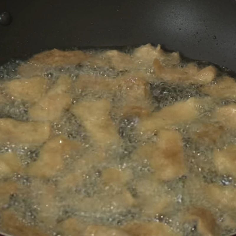 Step 2 Fry the dried tofu skin until crispy Vegetarian Noodle Salad with Mushrooms