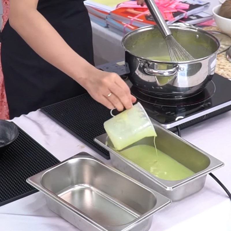 Step 3 Make pandan jelly for pandan milk tea