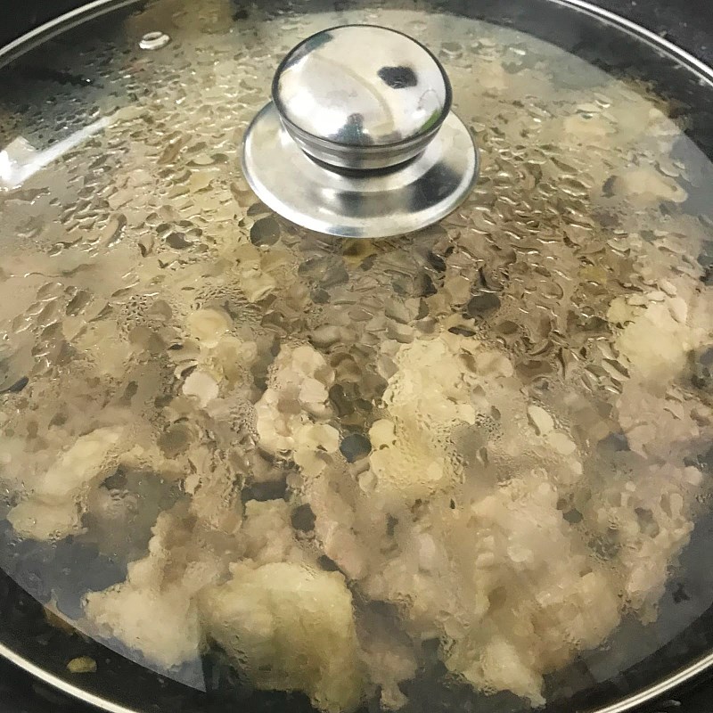 Step 3 Stir-fried pork with ginger Stir-fried pork with ginger