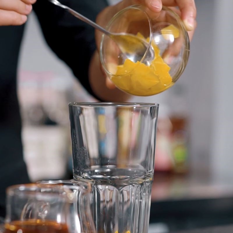 Step 2 Make peach macchiato tea