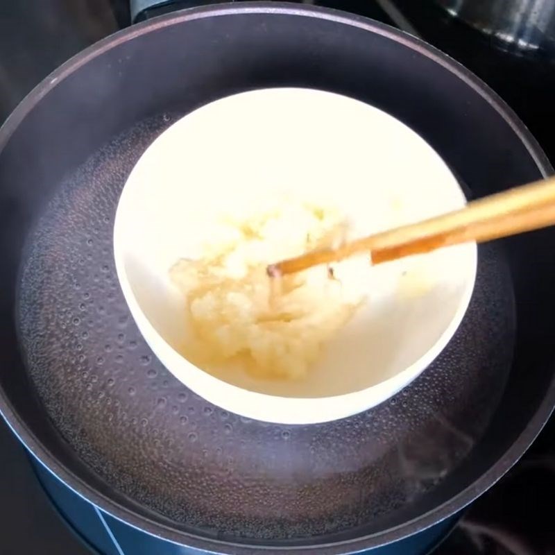 Step 1 Soak and steam the gelatin powder for Jelly Yogurt with gelatin powder