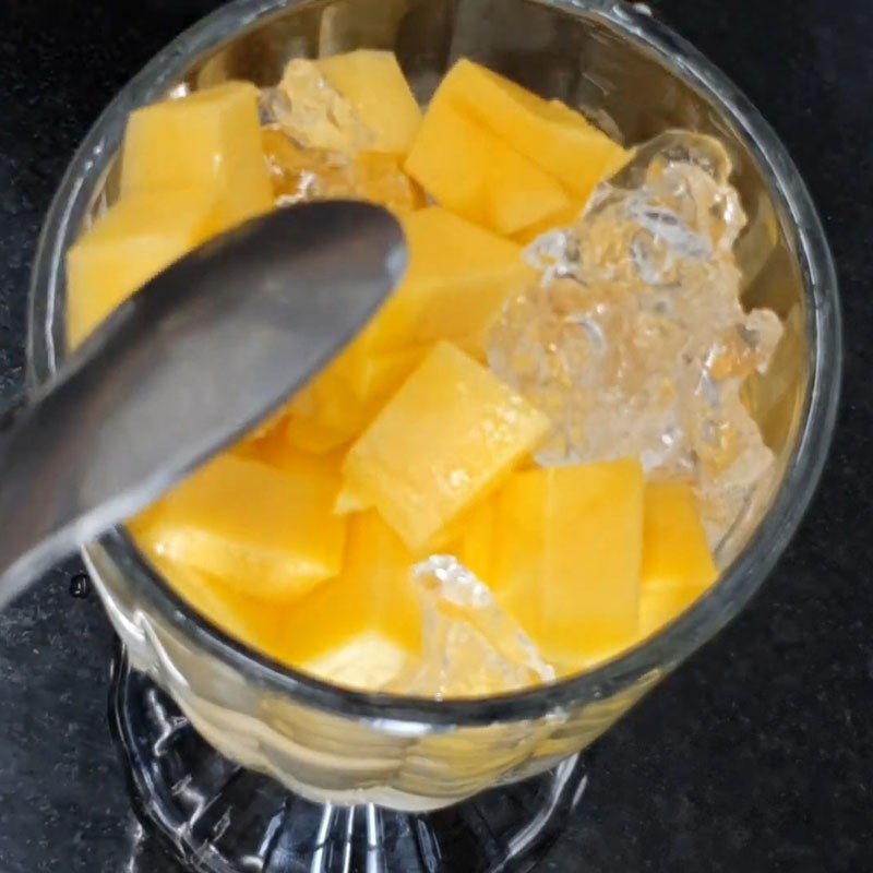 Step 3 Make mango with yogurt Mango with yogurt