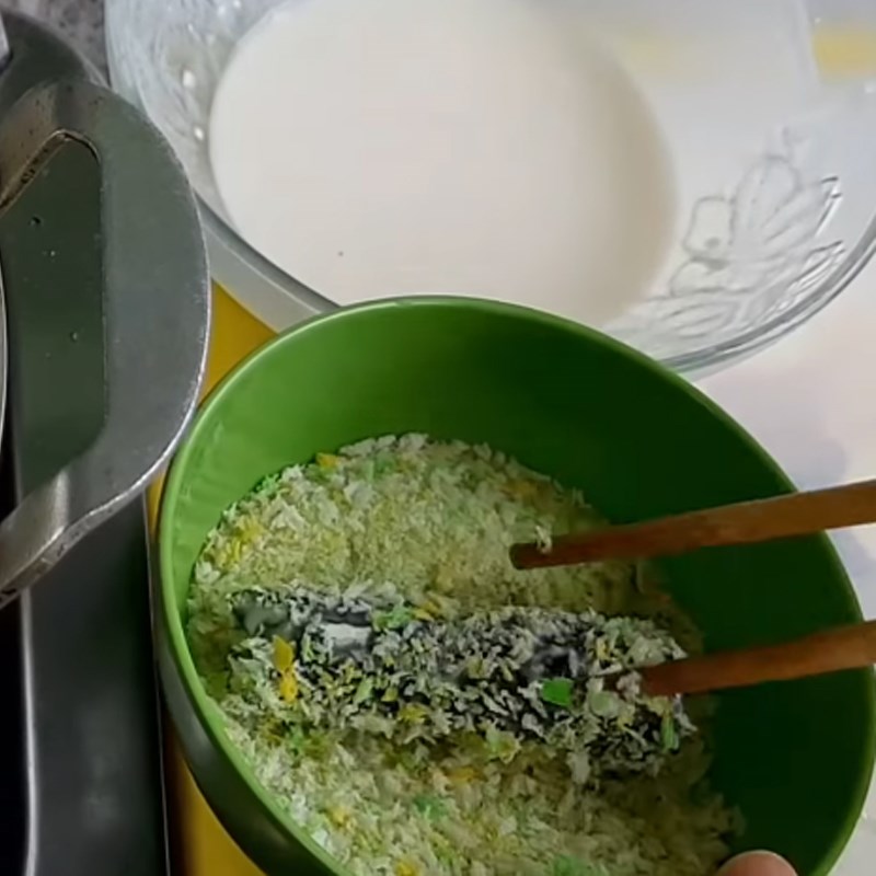 Step 4 Dough rolling and frying Fried seaweed tofu