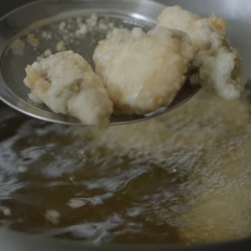 Step 3 Dredge and fry the fish Sweet and sour basa fish fillet