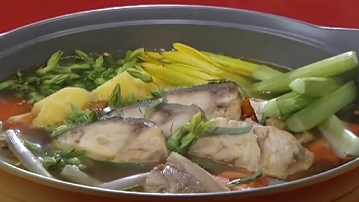 Grouper Head Hotpot with Dried Chili