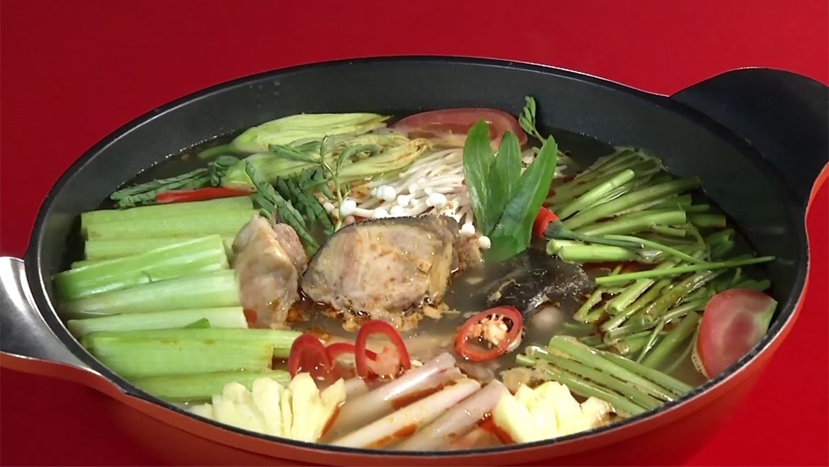 Fish Head Hotpot with Kèo Nèo Vegetables
